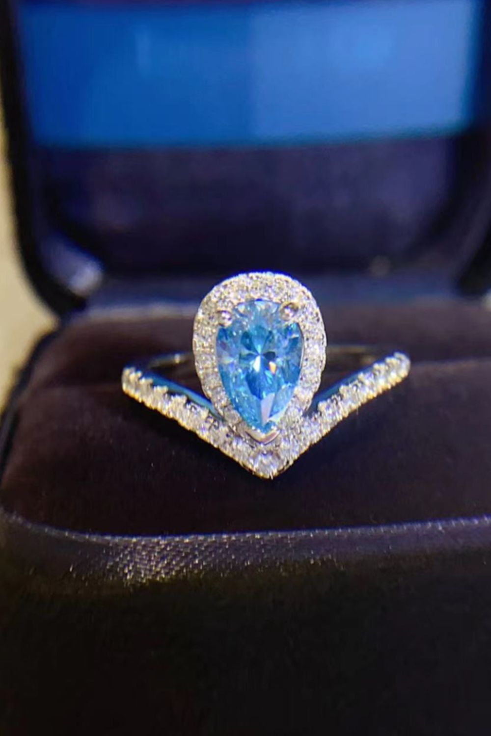 1 Carat Pear Shape Moissanite Heart Ring - SeaTown Outfitters