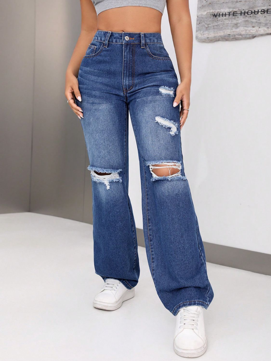 Distressed Jeans with Pockets